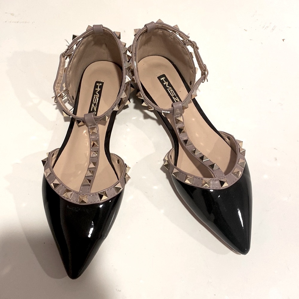 Pointed Rivet Flats